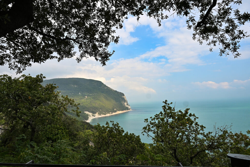 Le Marche a prova di bikers! Dal Parco Naturale del Monte Conero fino al mare.